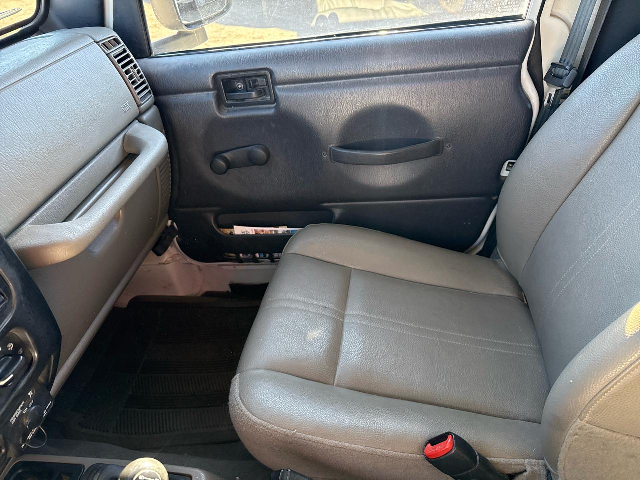 Jeep Wrangler SE 2003