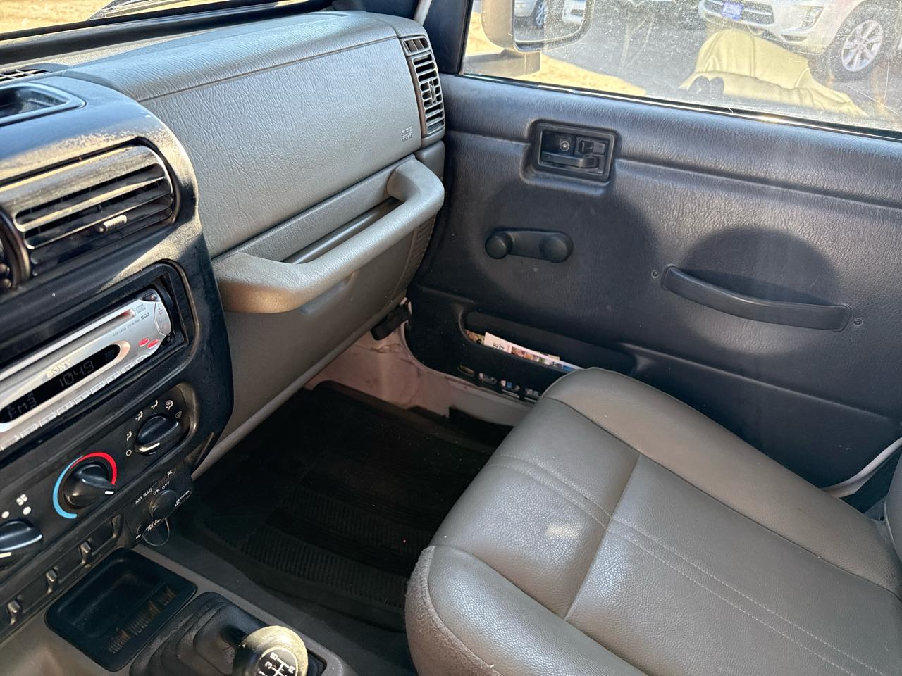 Jeep Wrangler SE 2003