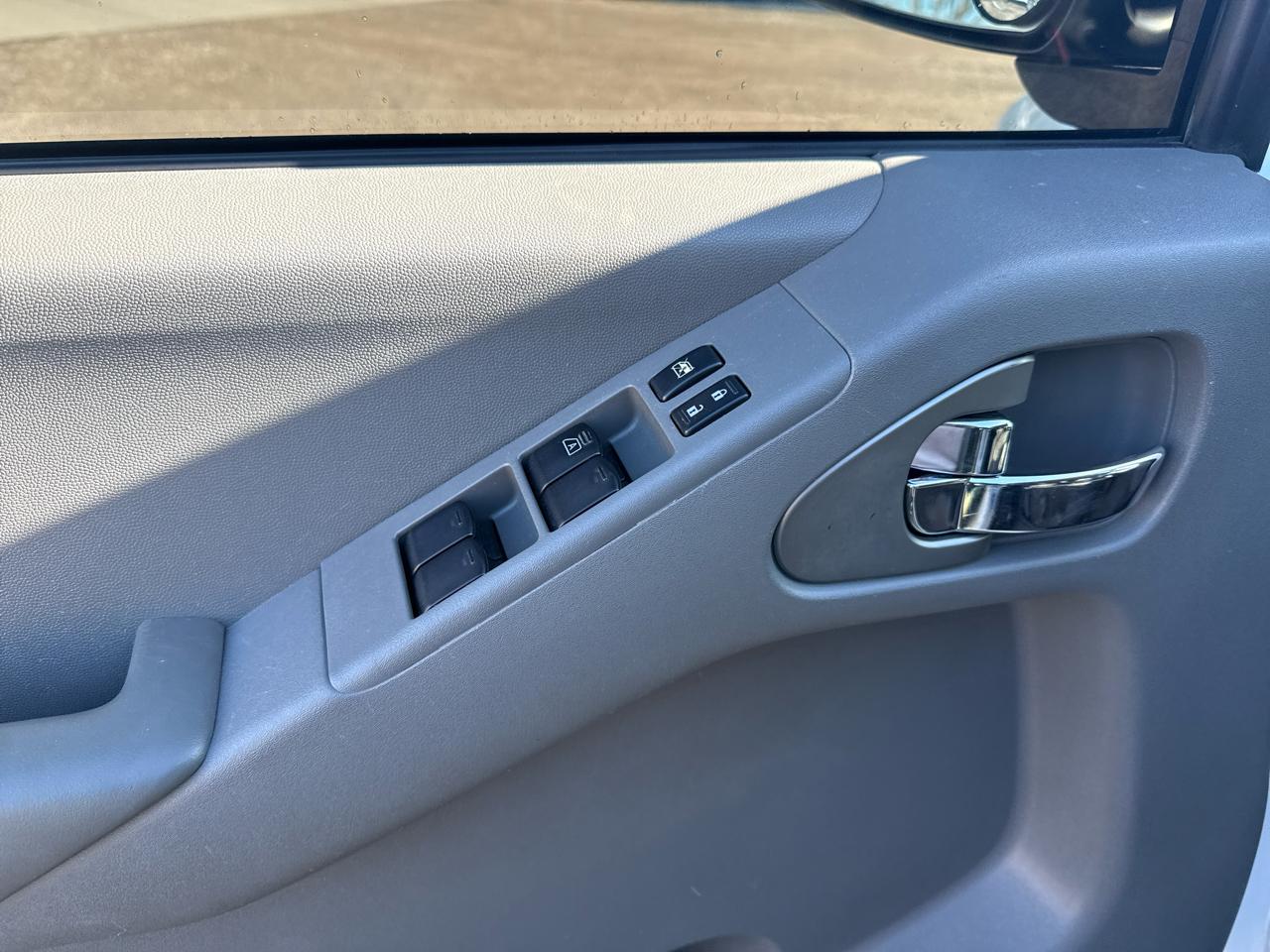 Nissan Frontier S Crew Cab 2WD 2013