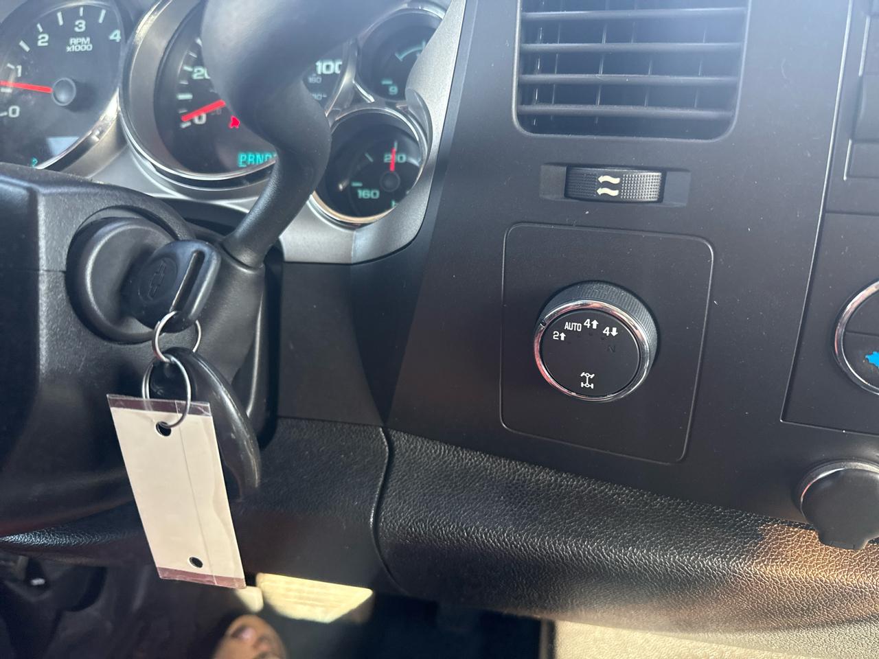 Chevrolet Silverado 1500 LT Crew Cab 4WD 2011