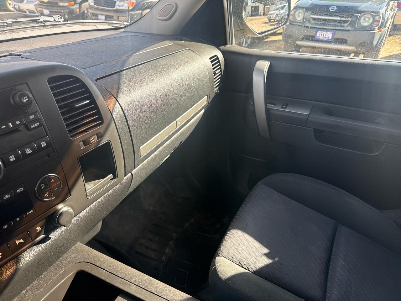 Chevrolet Silverado 1500 LT Crew Cab 4WD 2011