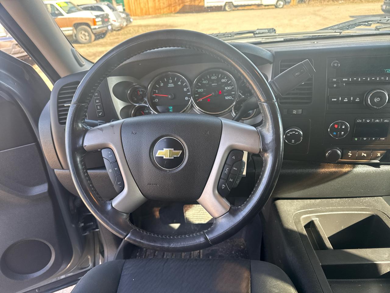 Chevrolet Silverado 1500 LT Crew Cab 4WD 2011