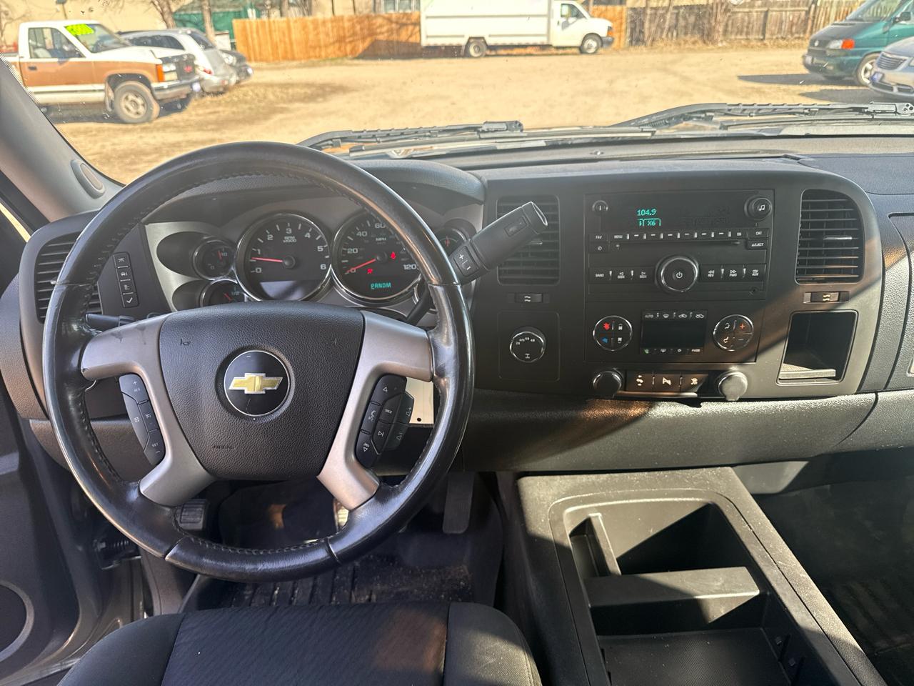 Chevrolet Silverado 1500 LT Crew Cab 4WD 2011