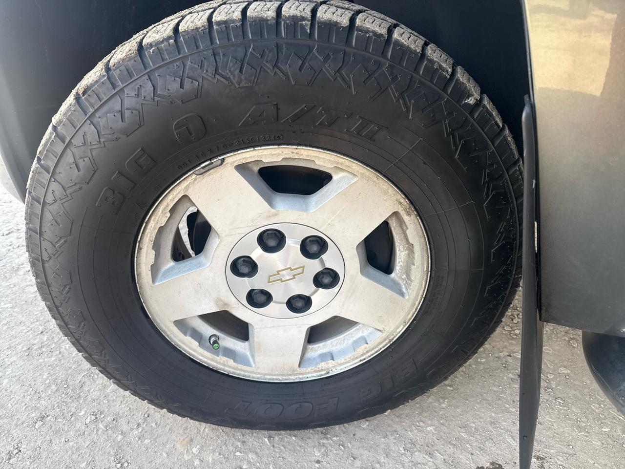 Chevrolet Silverado 1500 LT Crew Cab 4WD 2011