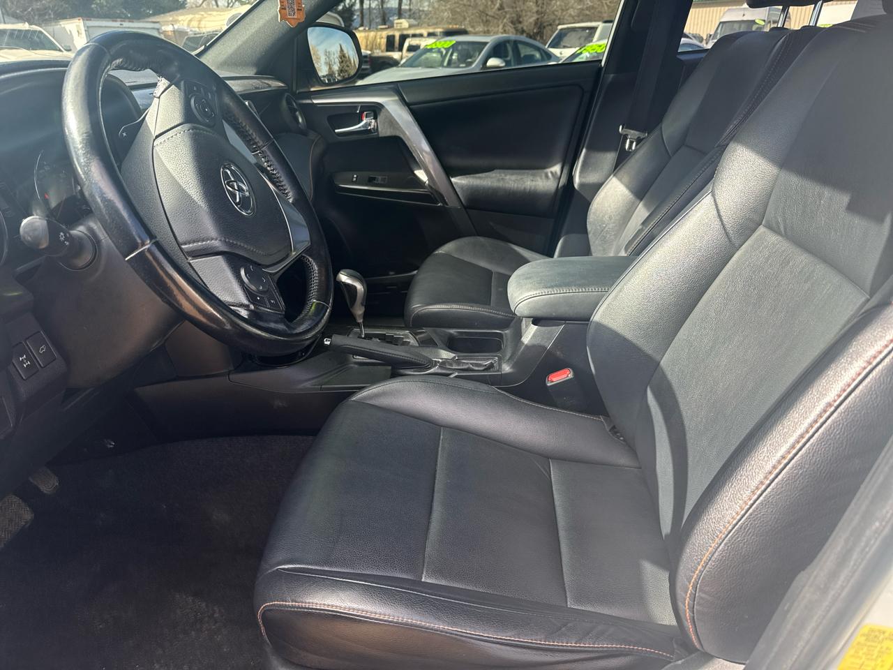 Toyota RAV4 SE 4WD 2016