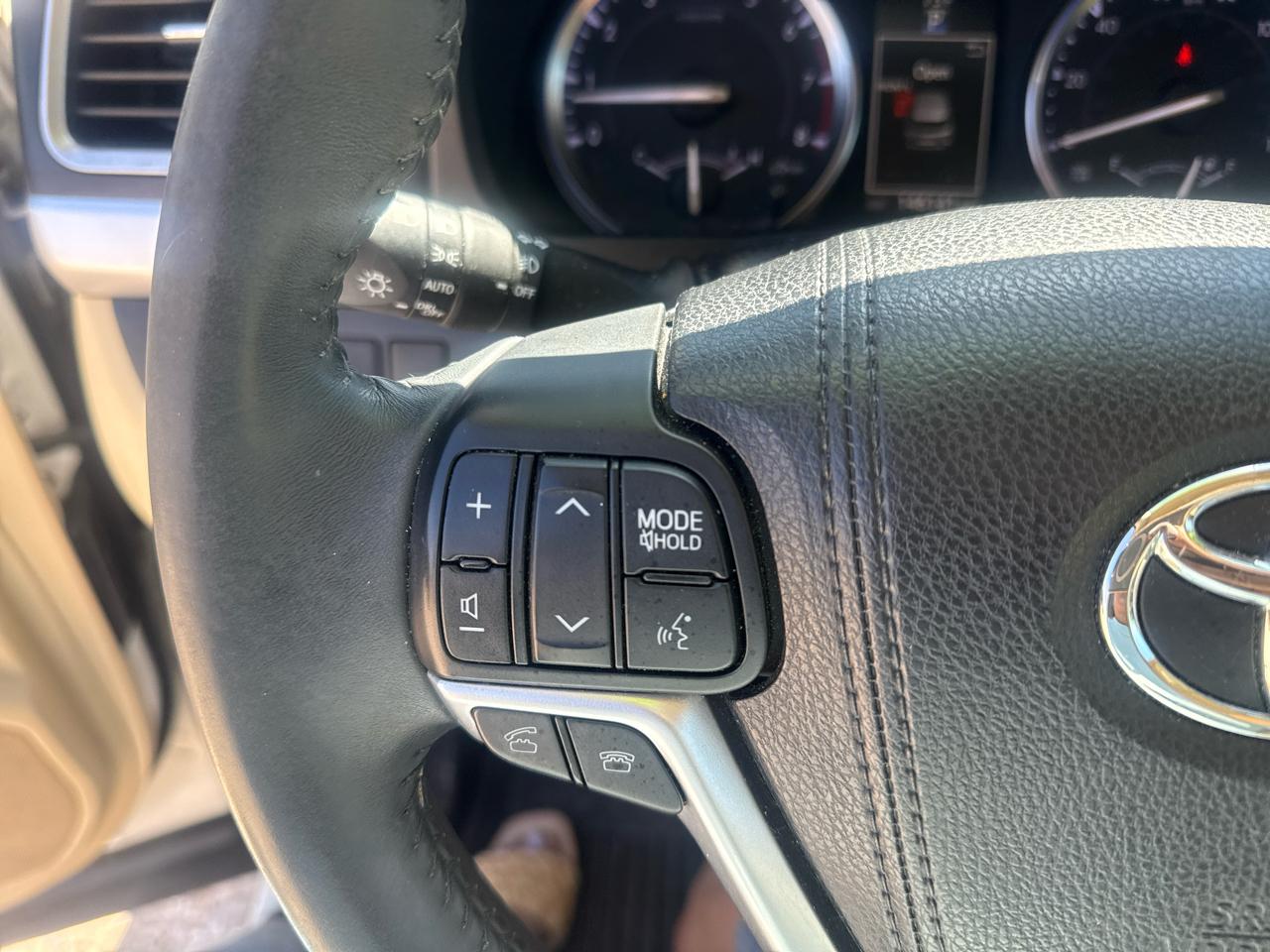 Toyota Highlander XLE AWD V6 2016