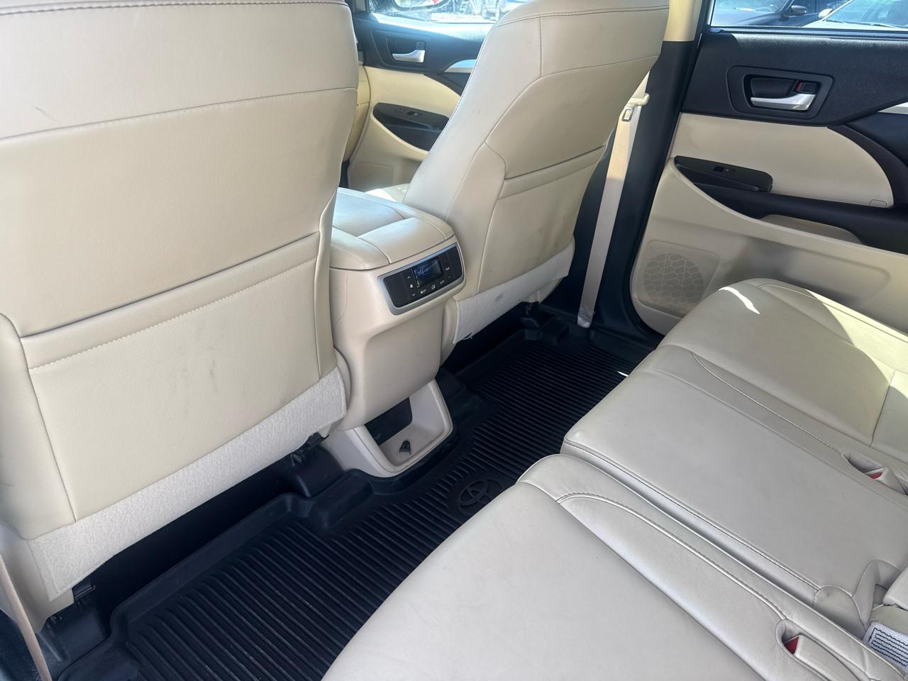 Toyota Highlander XLE AWD V6 2016