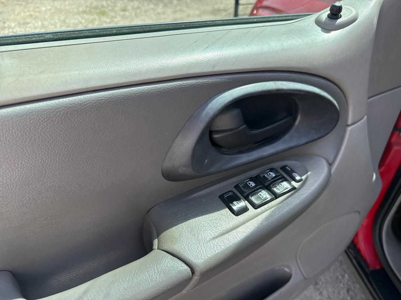 Chevrolet TrailBlazer LS 4WD 2002