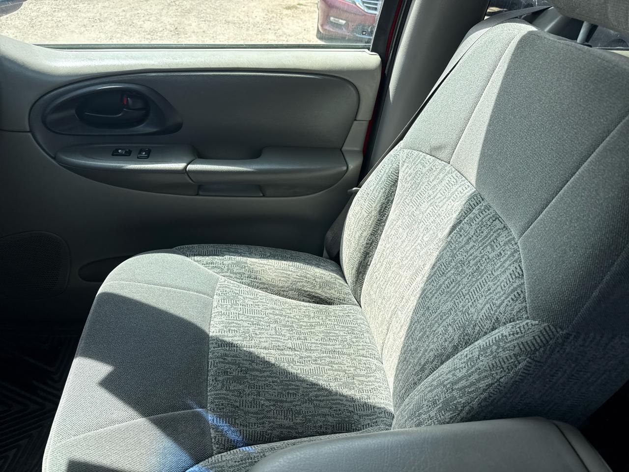 Chevrolet TrailBlazer LS 4WD 2002