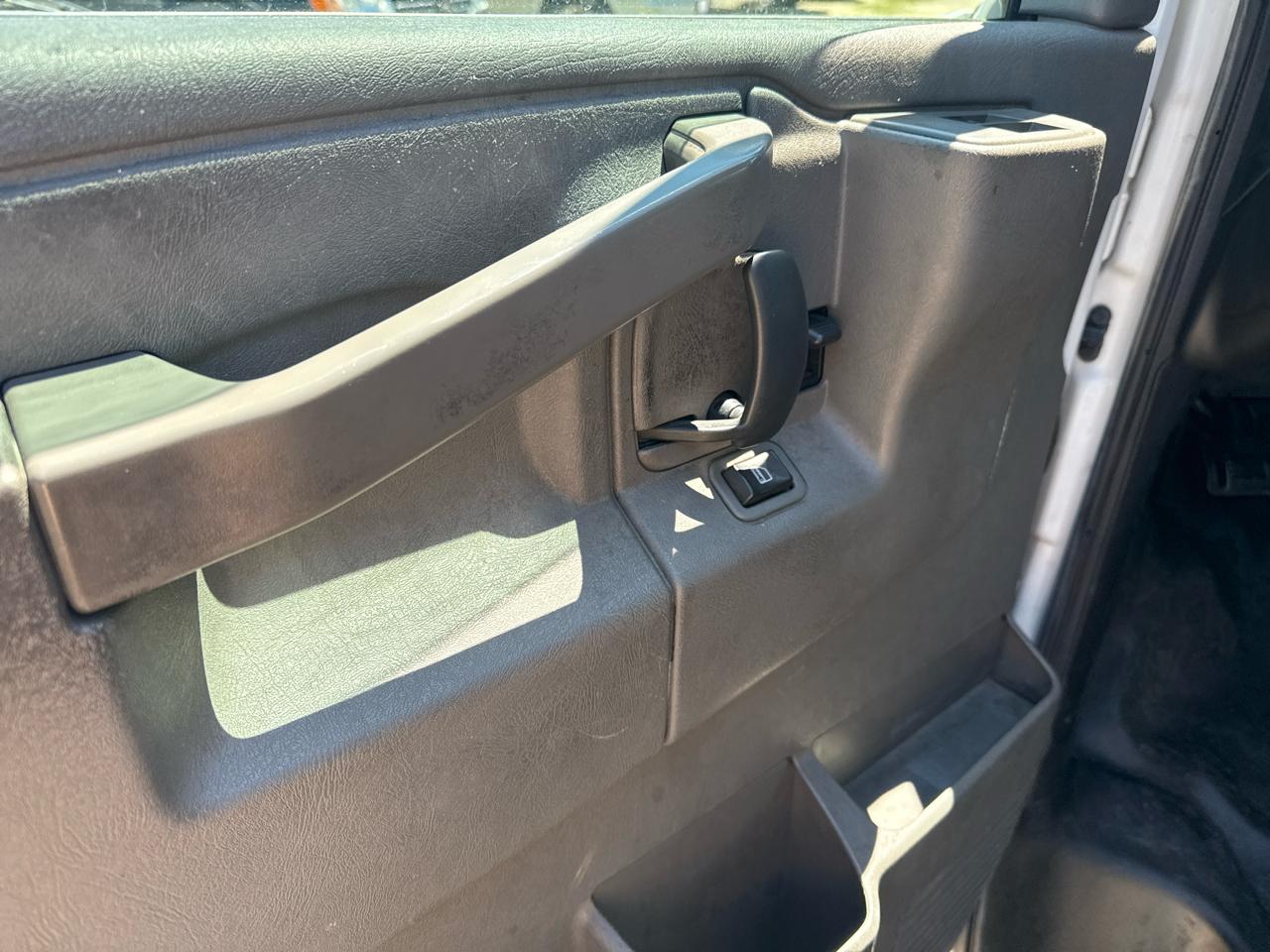 GMC Savana G3500 Cargo Ext 2016