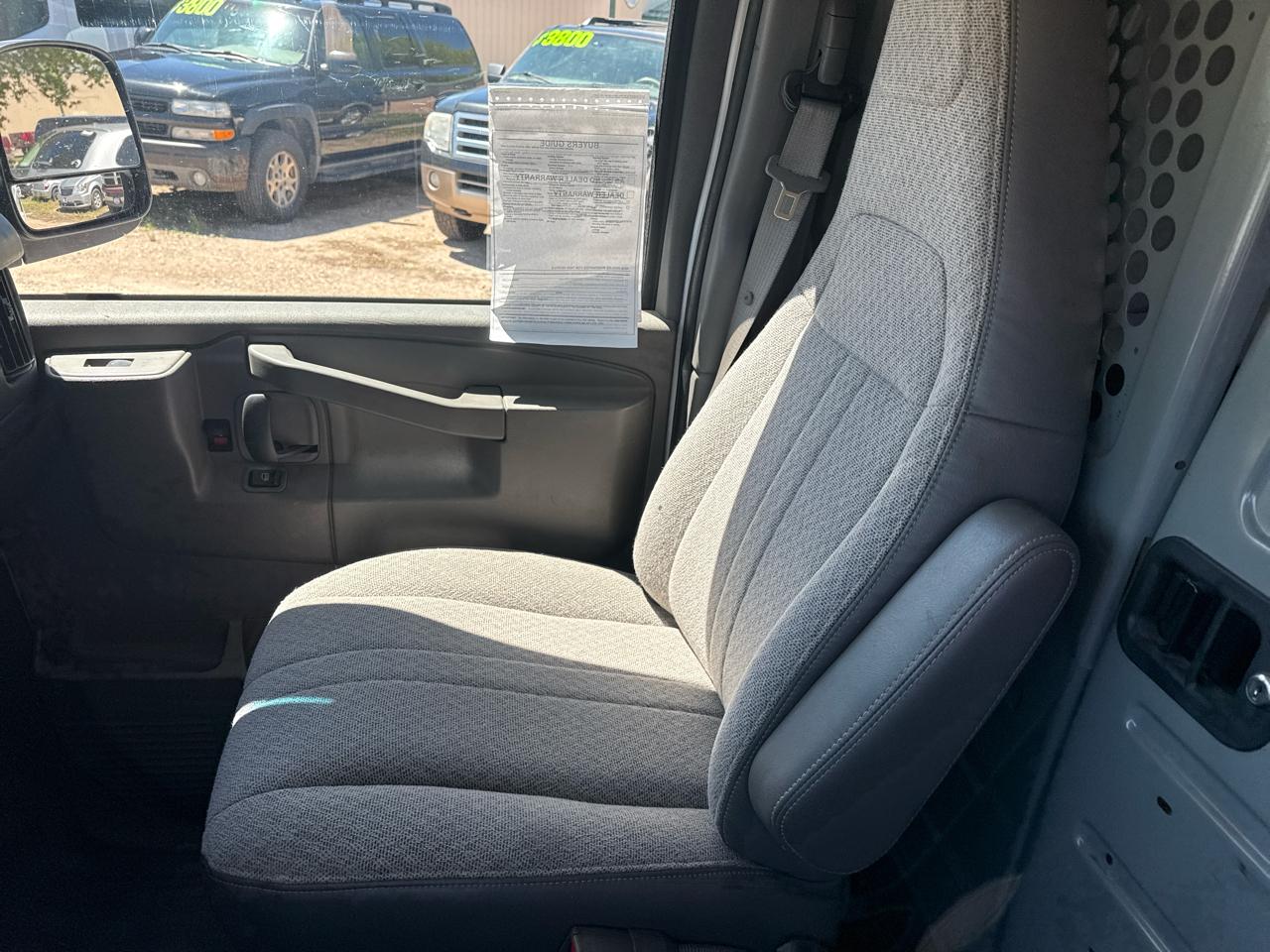 GMC Savana G3500 Cargo Ext 2016