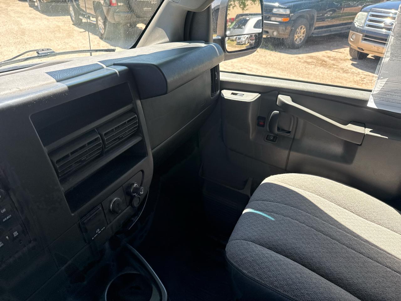GMC Savana G3500 Cargo Ext 2016