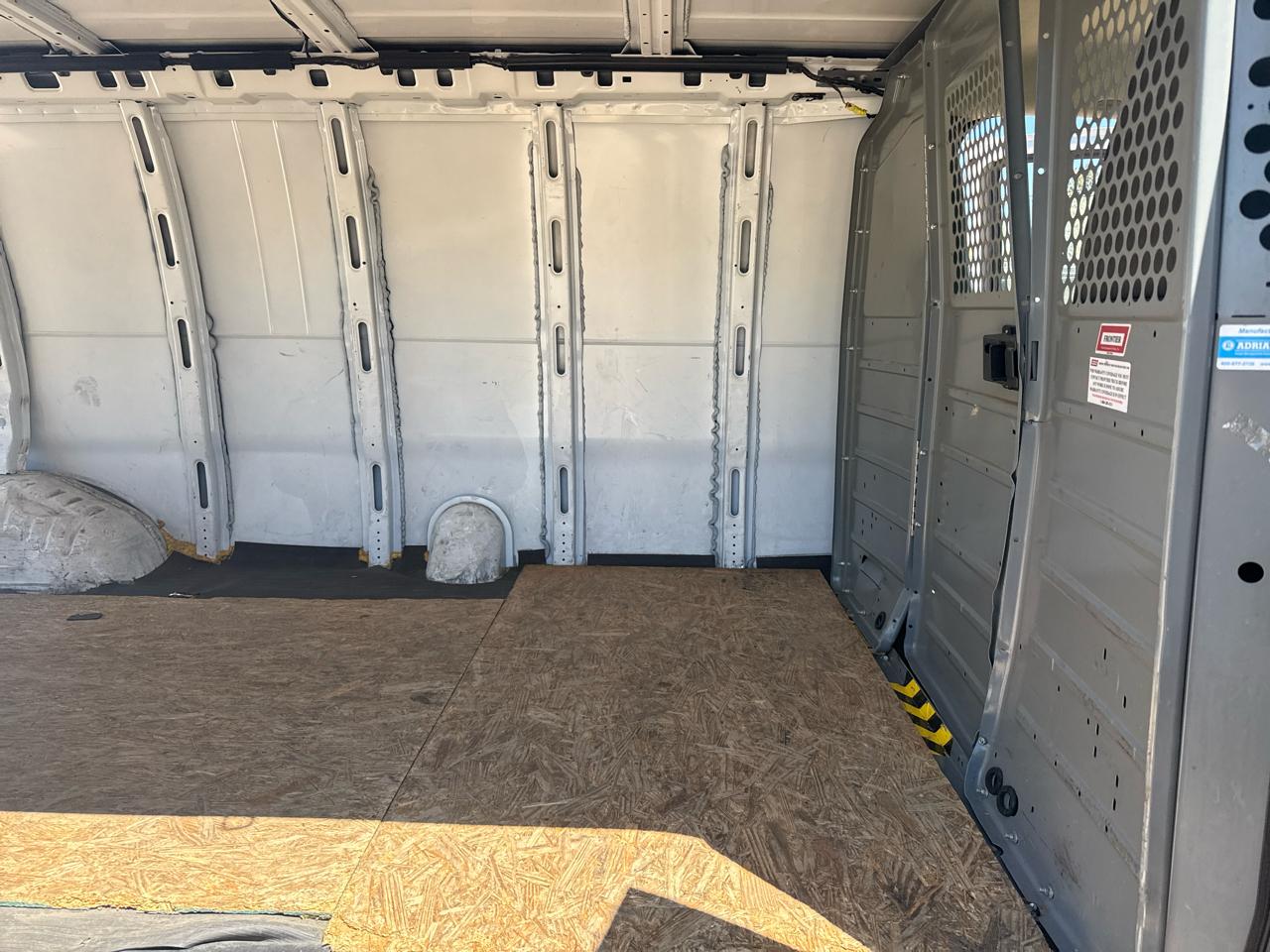 GMC Savana G3500 Cargo Ext 2016