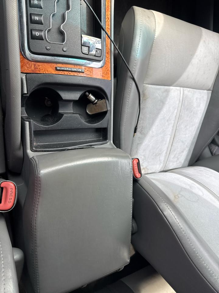Jeep Grand Cherokee Overland 4WD 2006