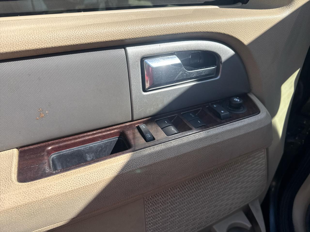 Ford Expedition King Ranch 4WD 2011