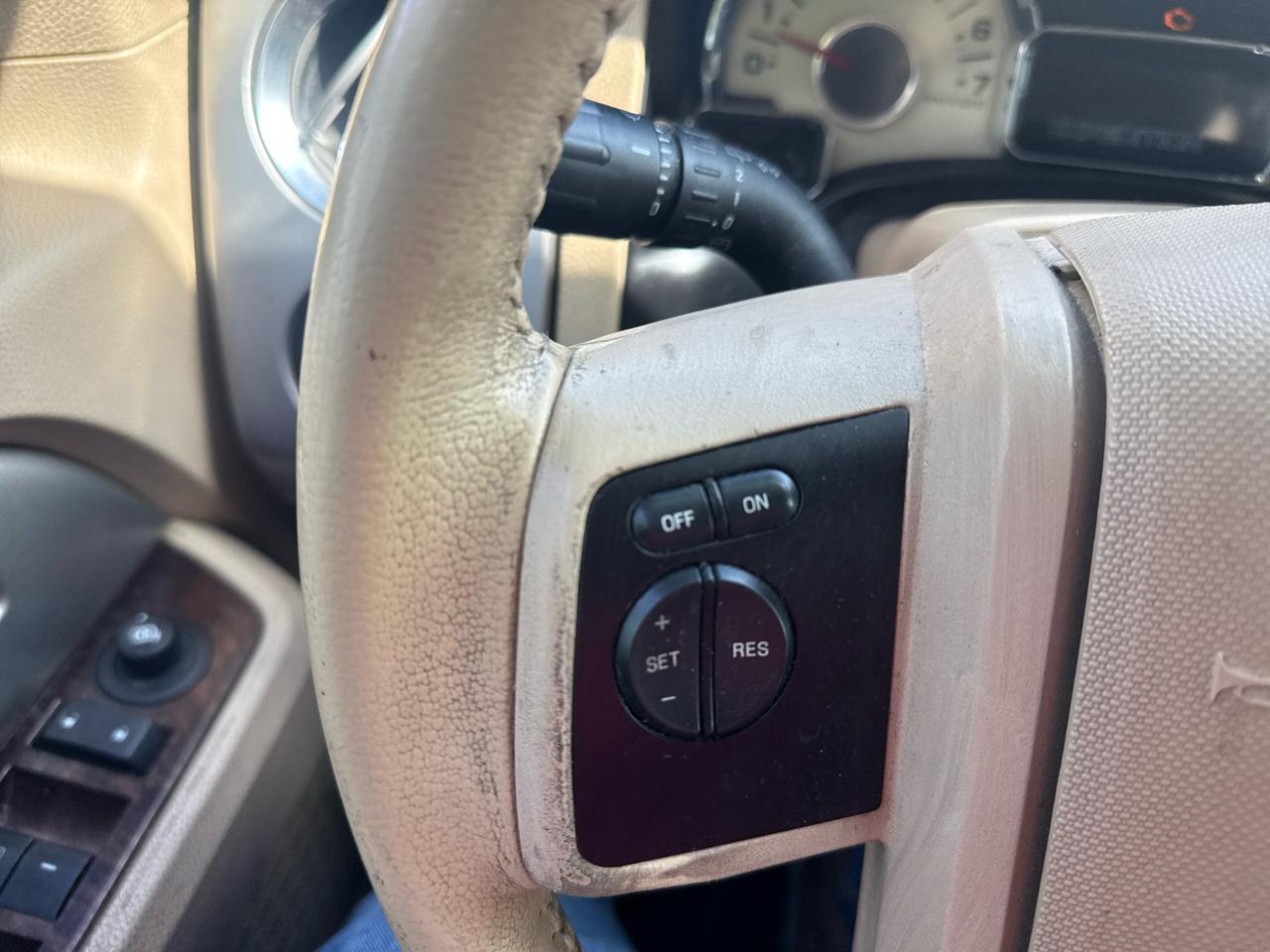 Ford Expedition King Ranch 4WD 2011