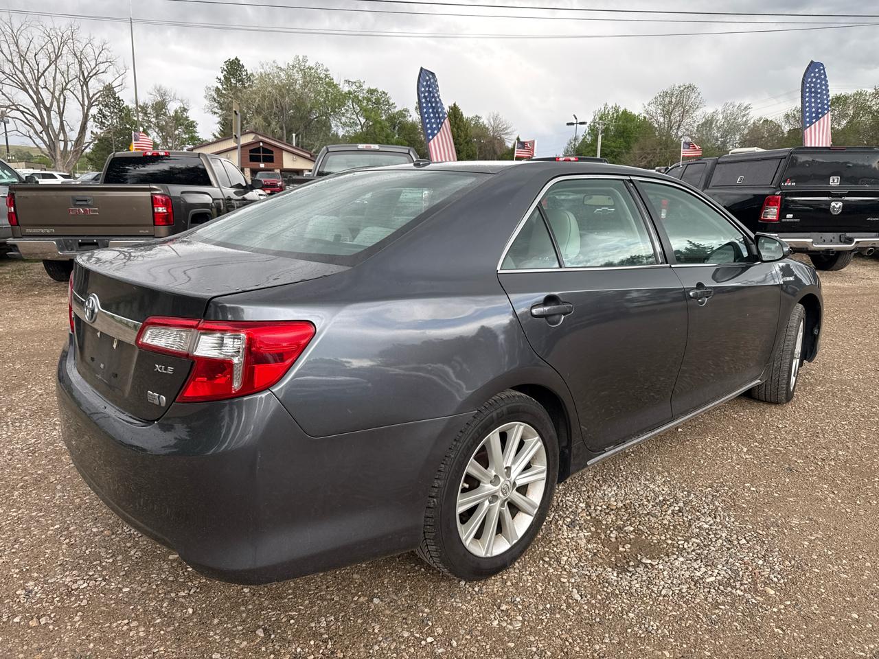 Toyota Camry Hybrid XLE 2012