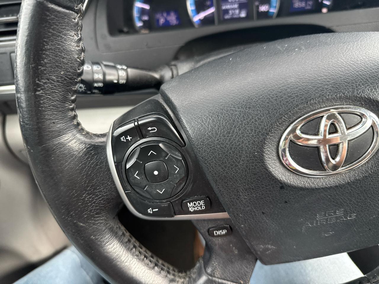 Toyota Camry Hybrid XLE 2012