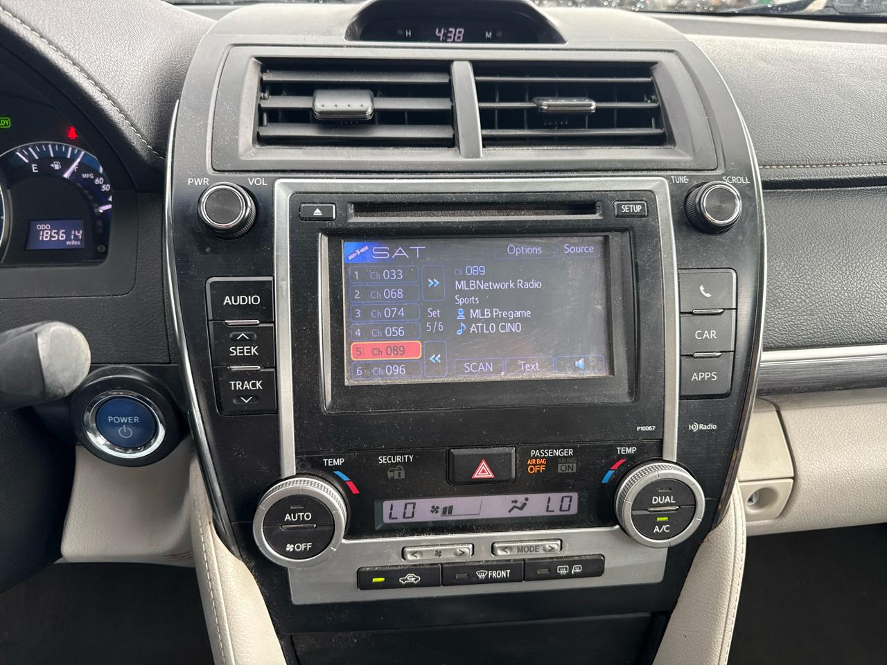Toyota Camry Hybrid XLE 2012