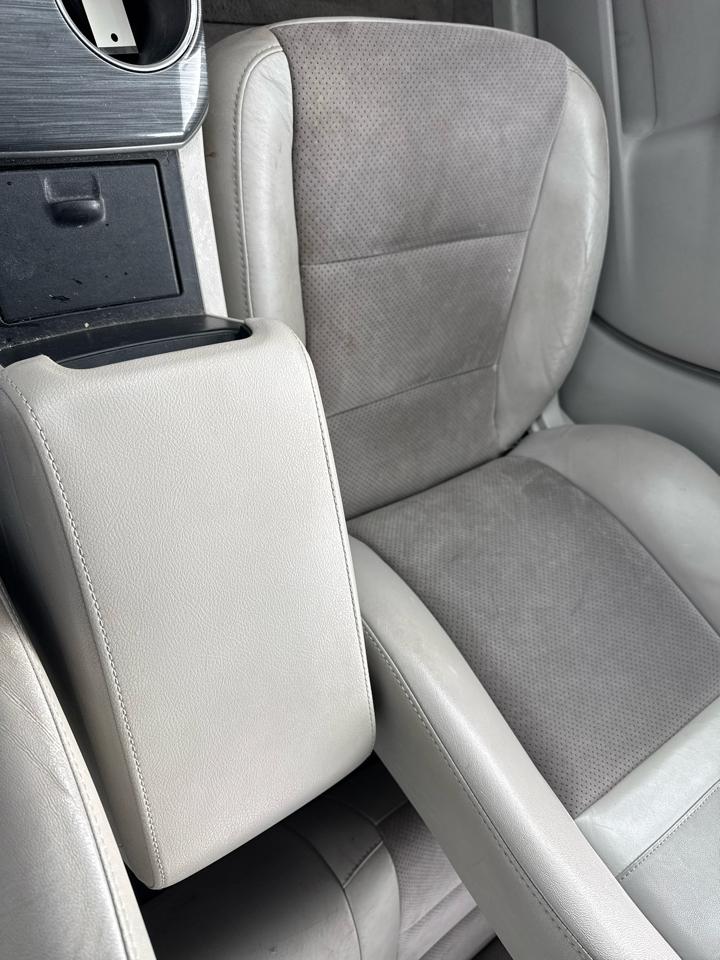 Toyota Camry Hybrid XLE 2012