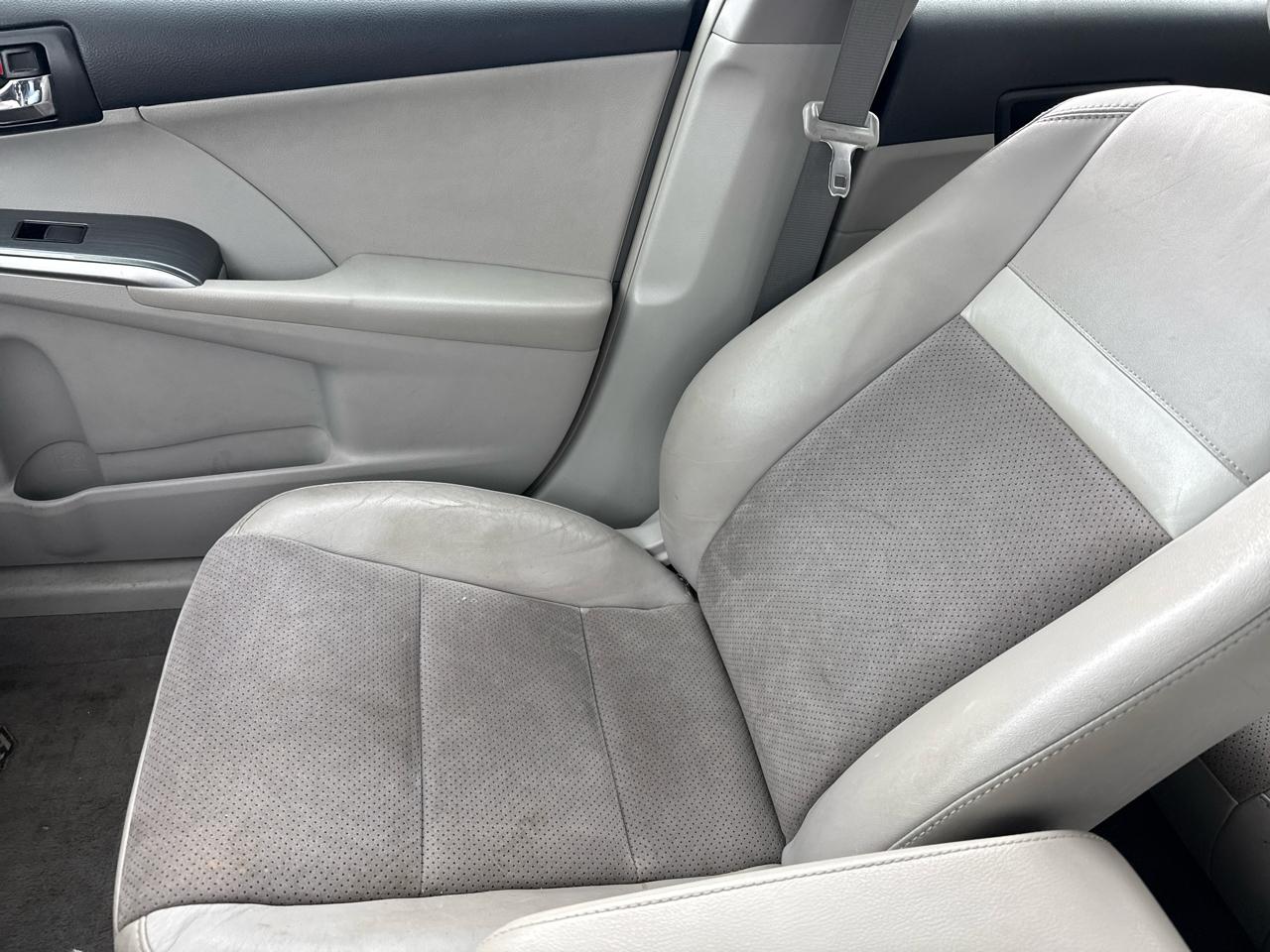 Toyota Camry Hybrid XLE 2012