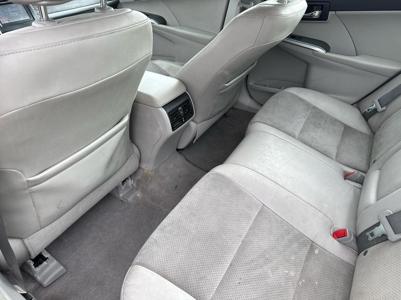 Toyota Camry Hybrid XLE 2012