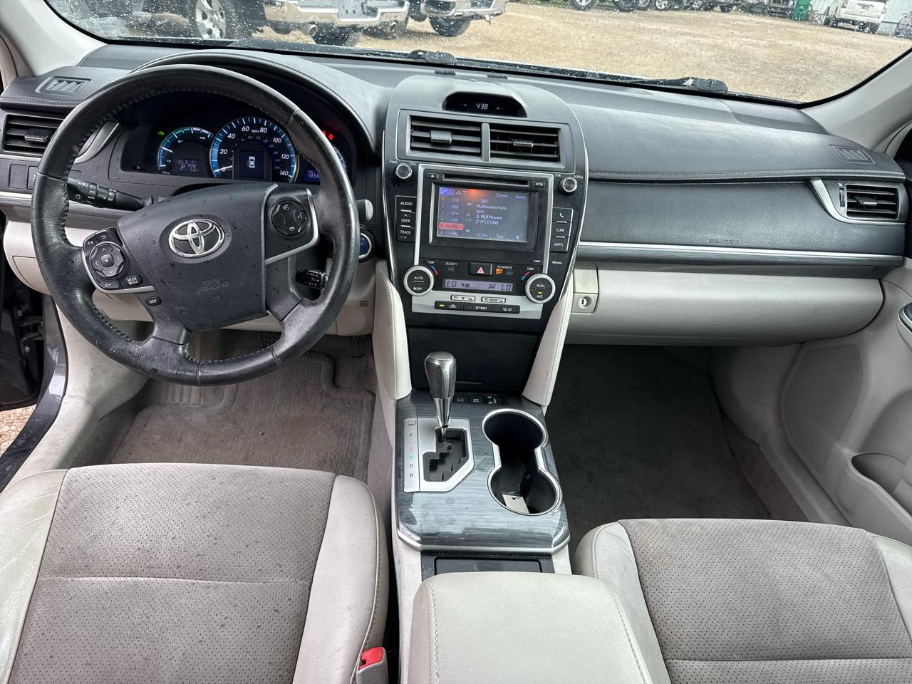 Toyota Camry Hybrid XLE 2012