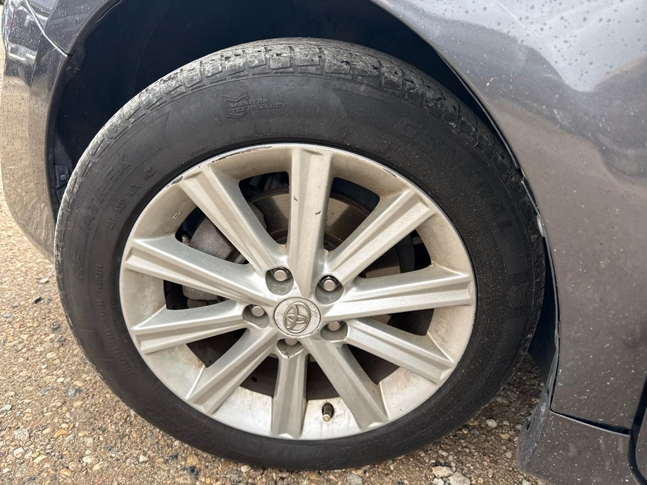 Toyota Camry Hybrid XLE 2012
