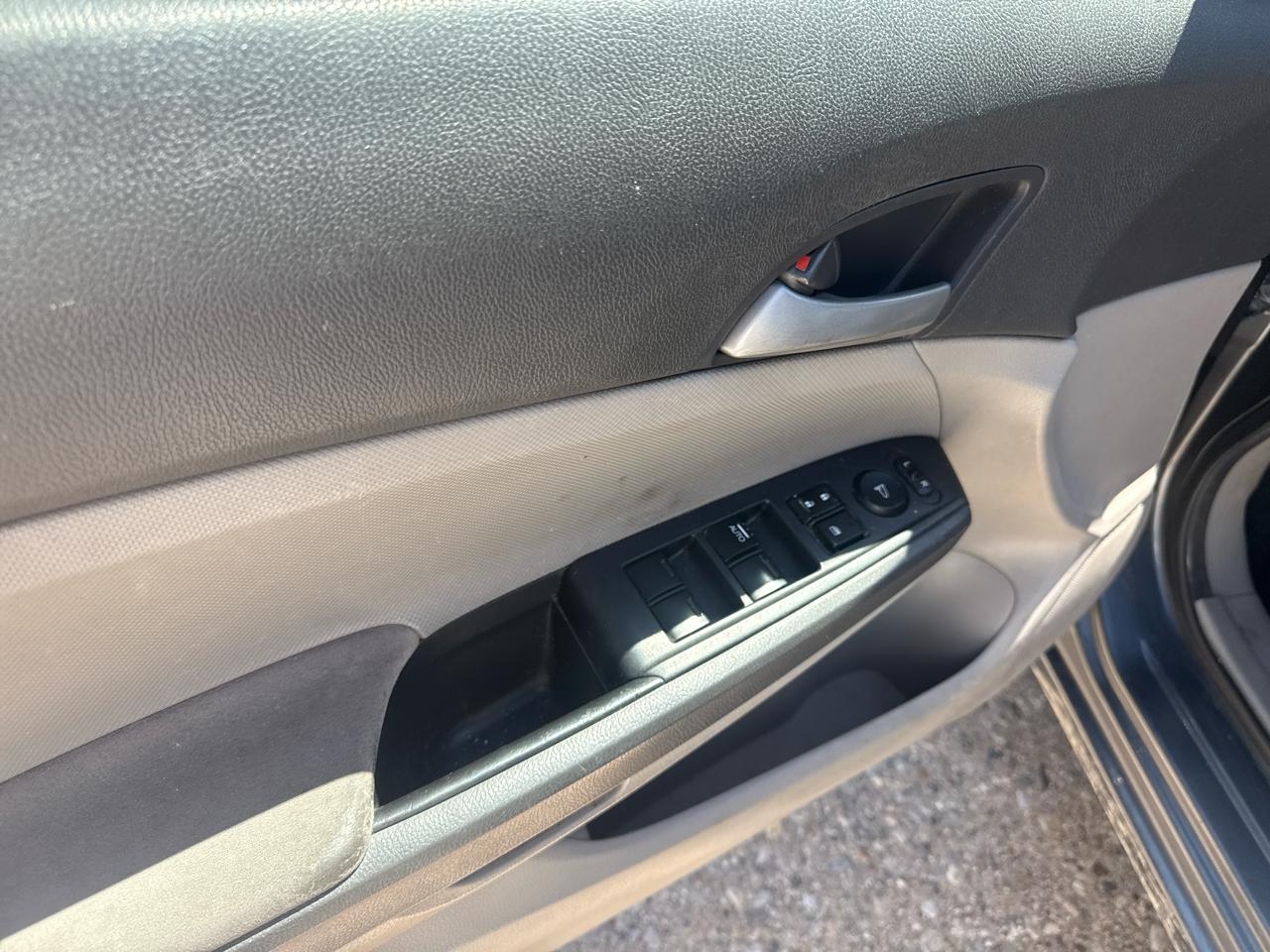 Honda Accord LX sedan AT 2010