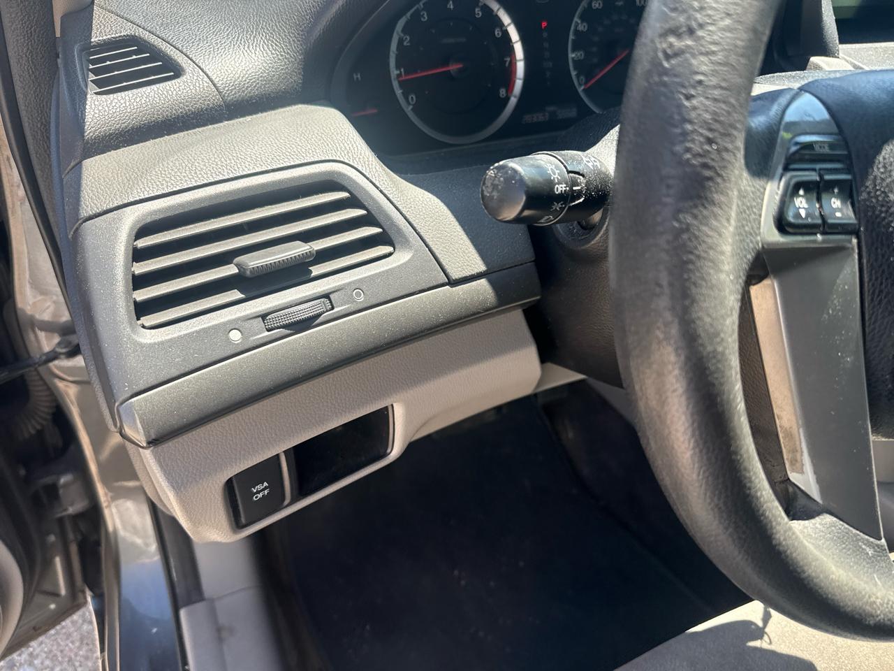 Honda Accord LX sedan AT 2010