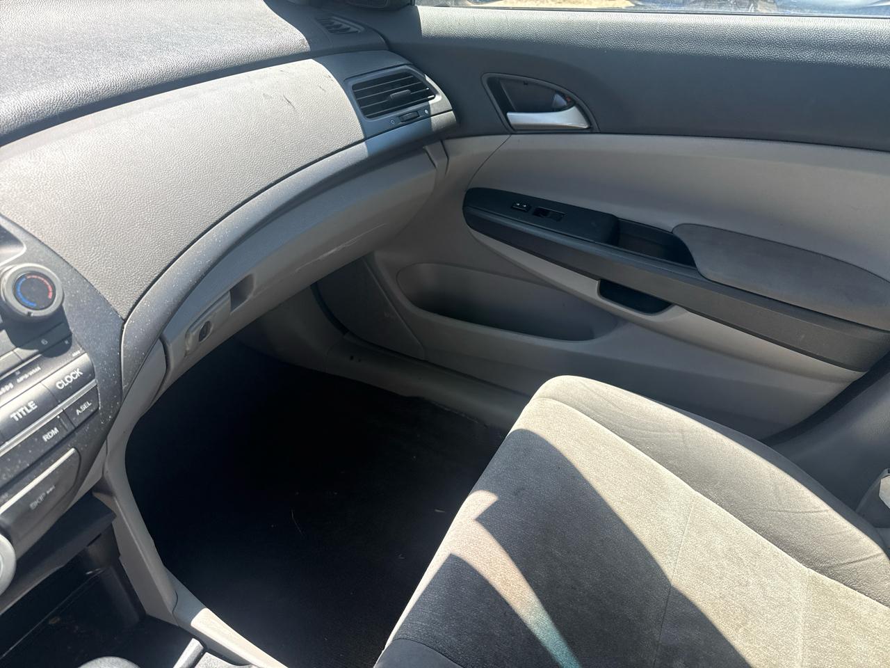 Honda Accord LX sedan AT 2010