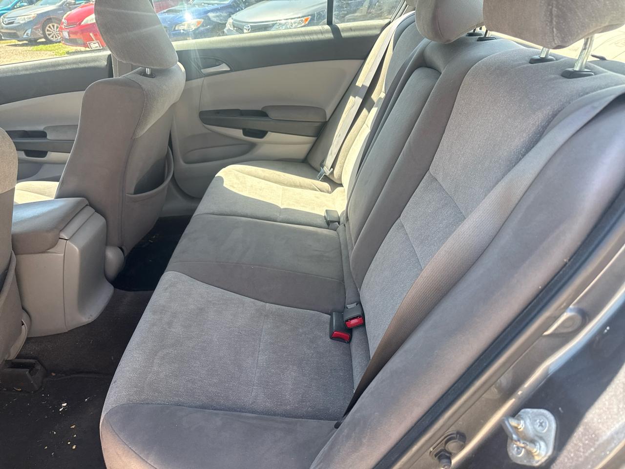 Honda Accord LX sedan AT 2010