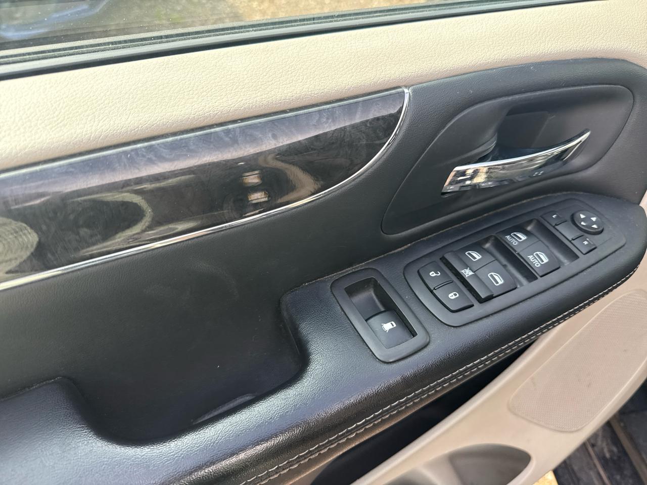 Chrysler Town & Country Touring 2014