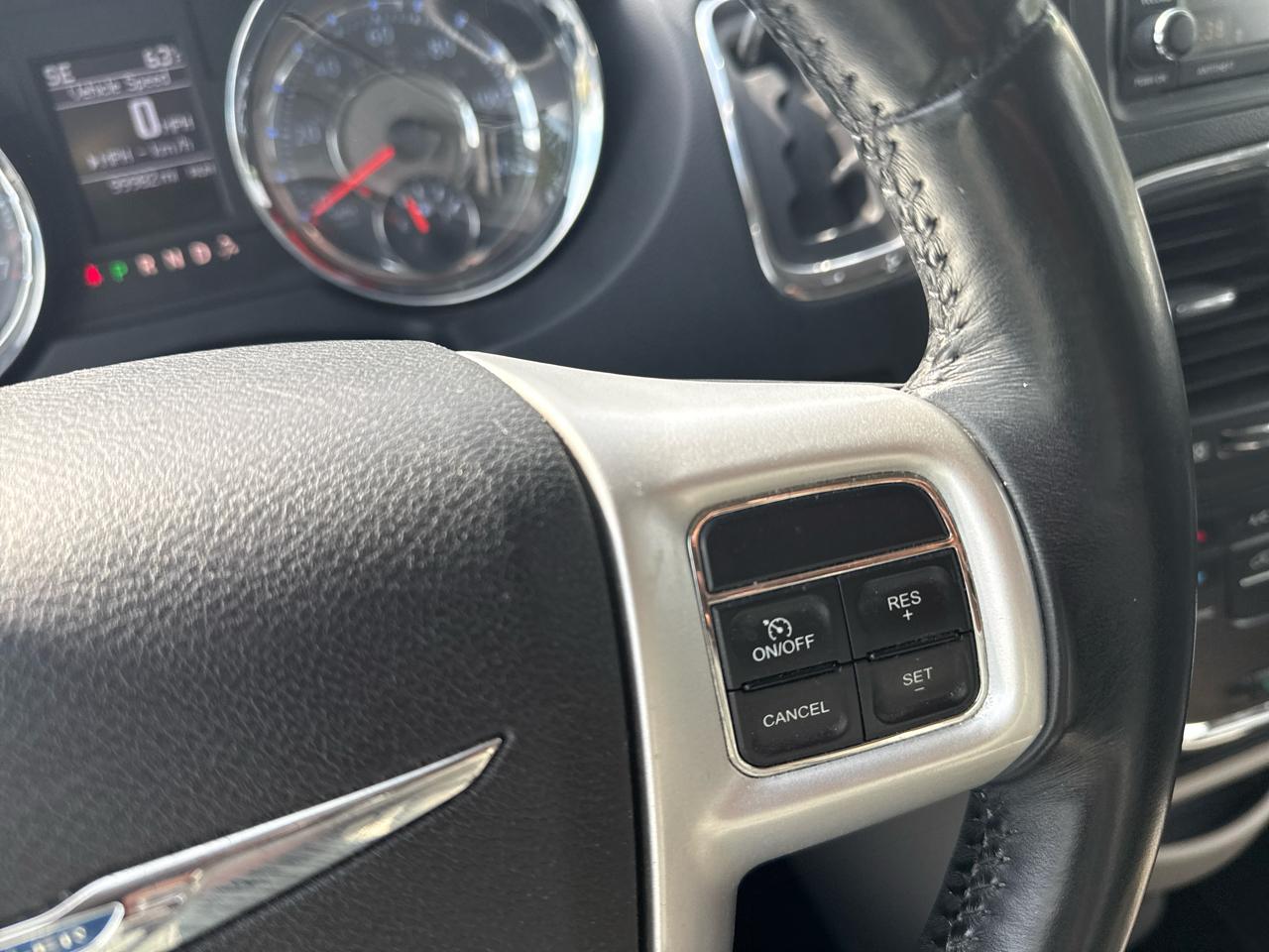 Chrysler Town & Country Touring 2014