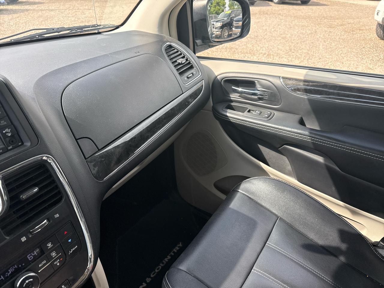 Chrysler Town & Country Touring 2014