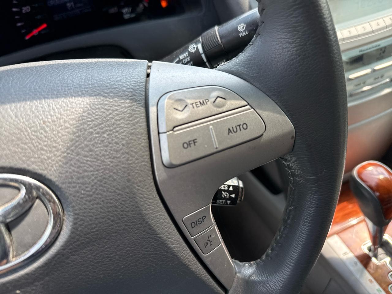 Toyota Camry XLE 5-Spd AT 2009