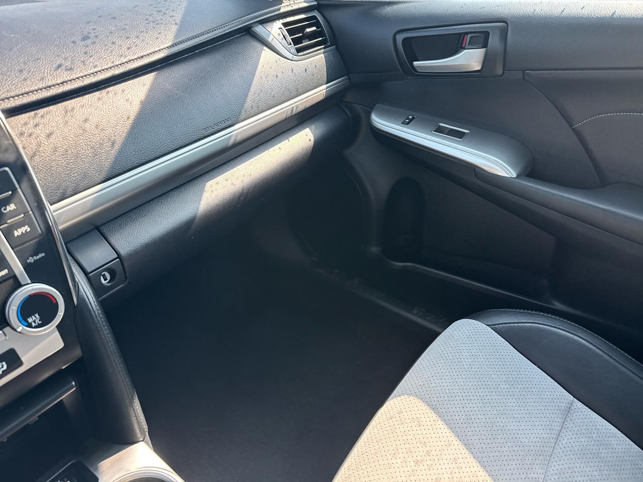 Toyota Camry XLE V6 2014