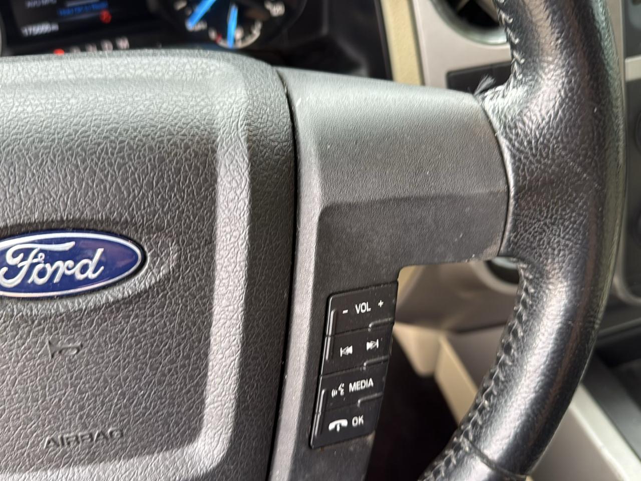Ford Expedition XLT 2WD 2017