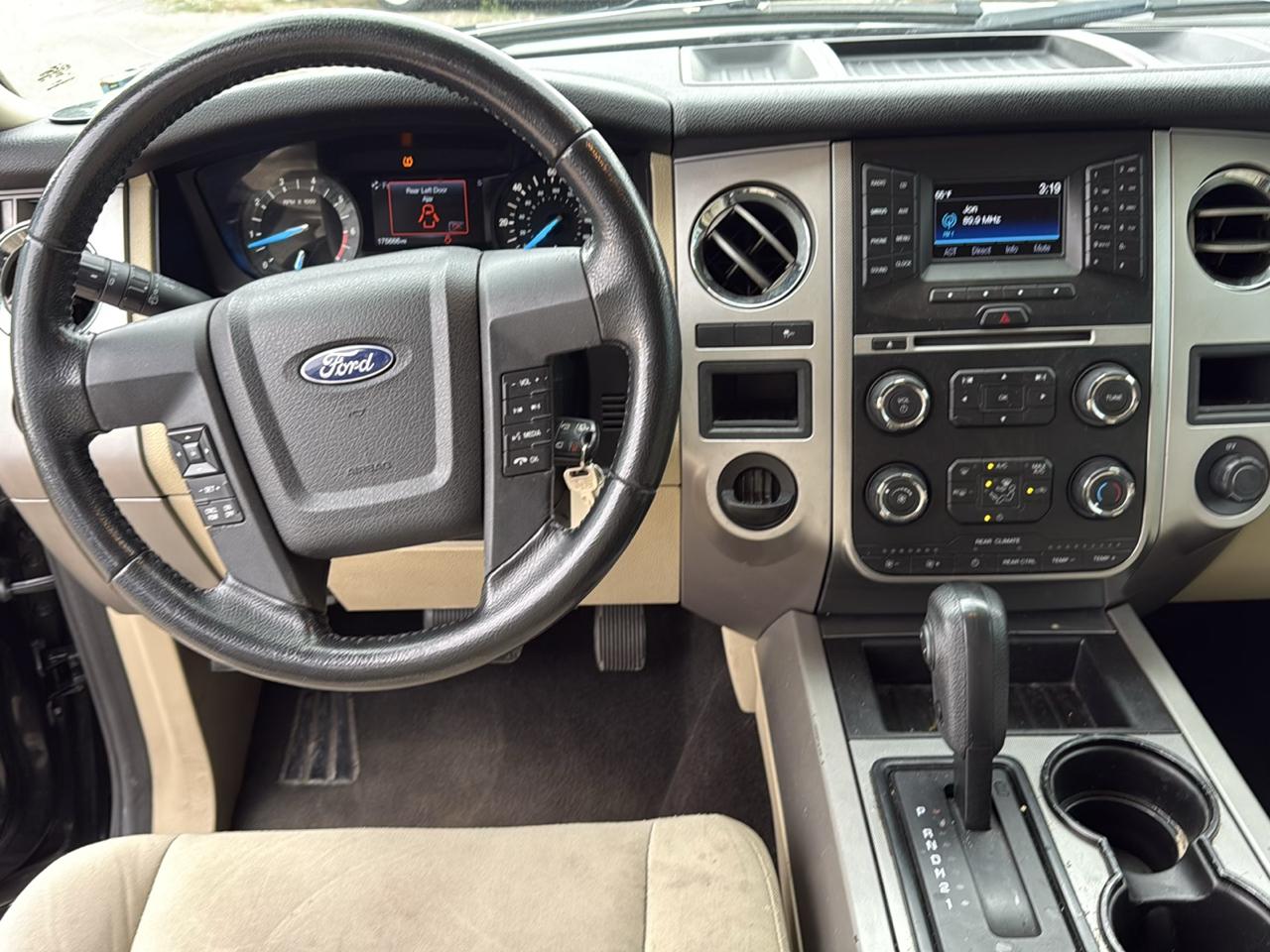 Ford Expedition XLT 2WD 2017