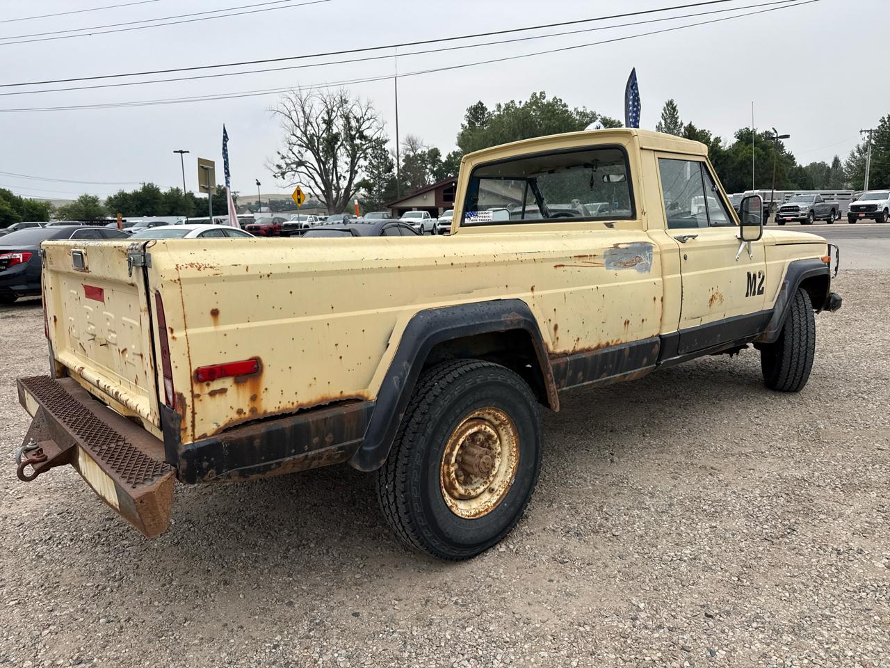 Jeep J-20 Pickup Base 1976