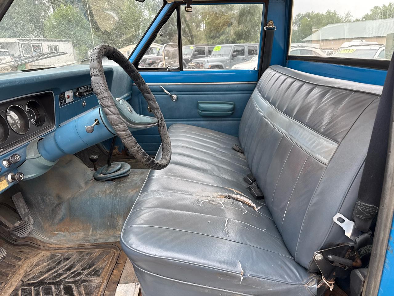 Jeep J-20 Pickup Base 1976
