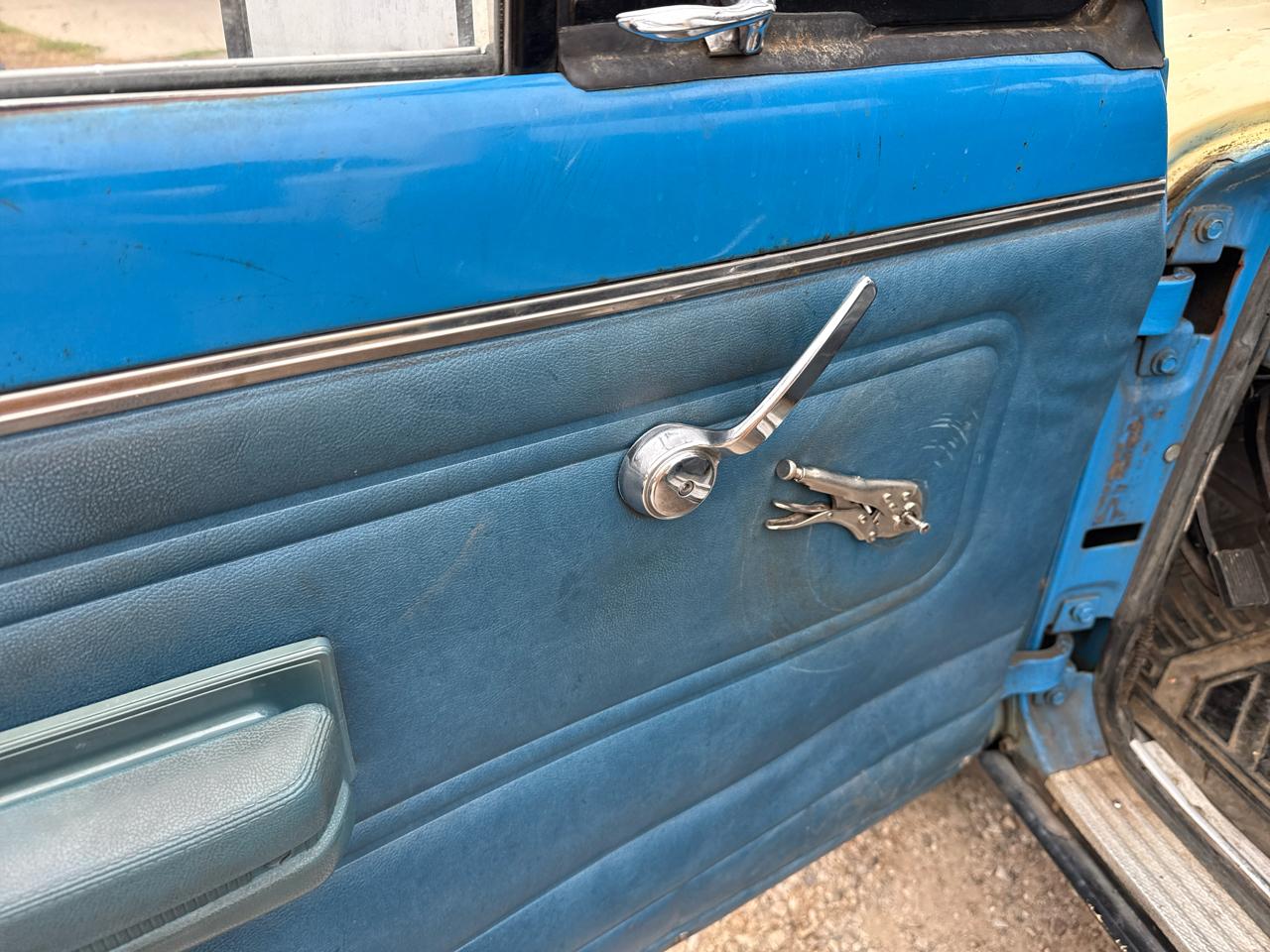 Jeep J-20 Pickup Base 1976