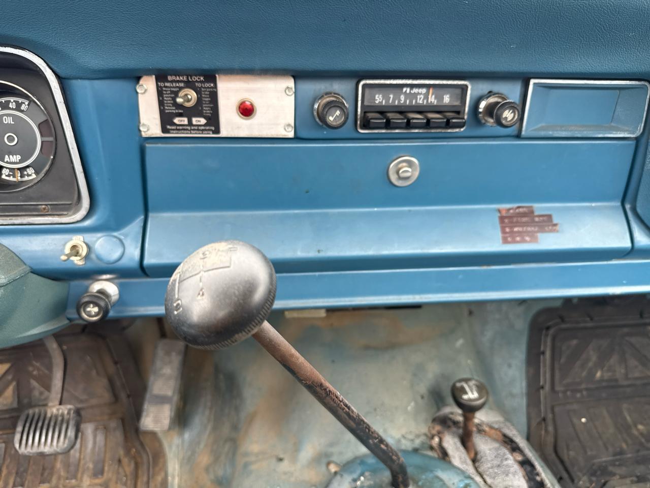 Jeep J-20 Pickup Base 1976