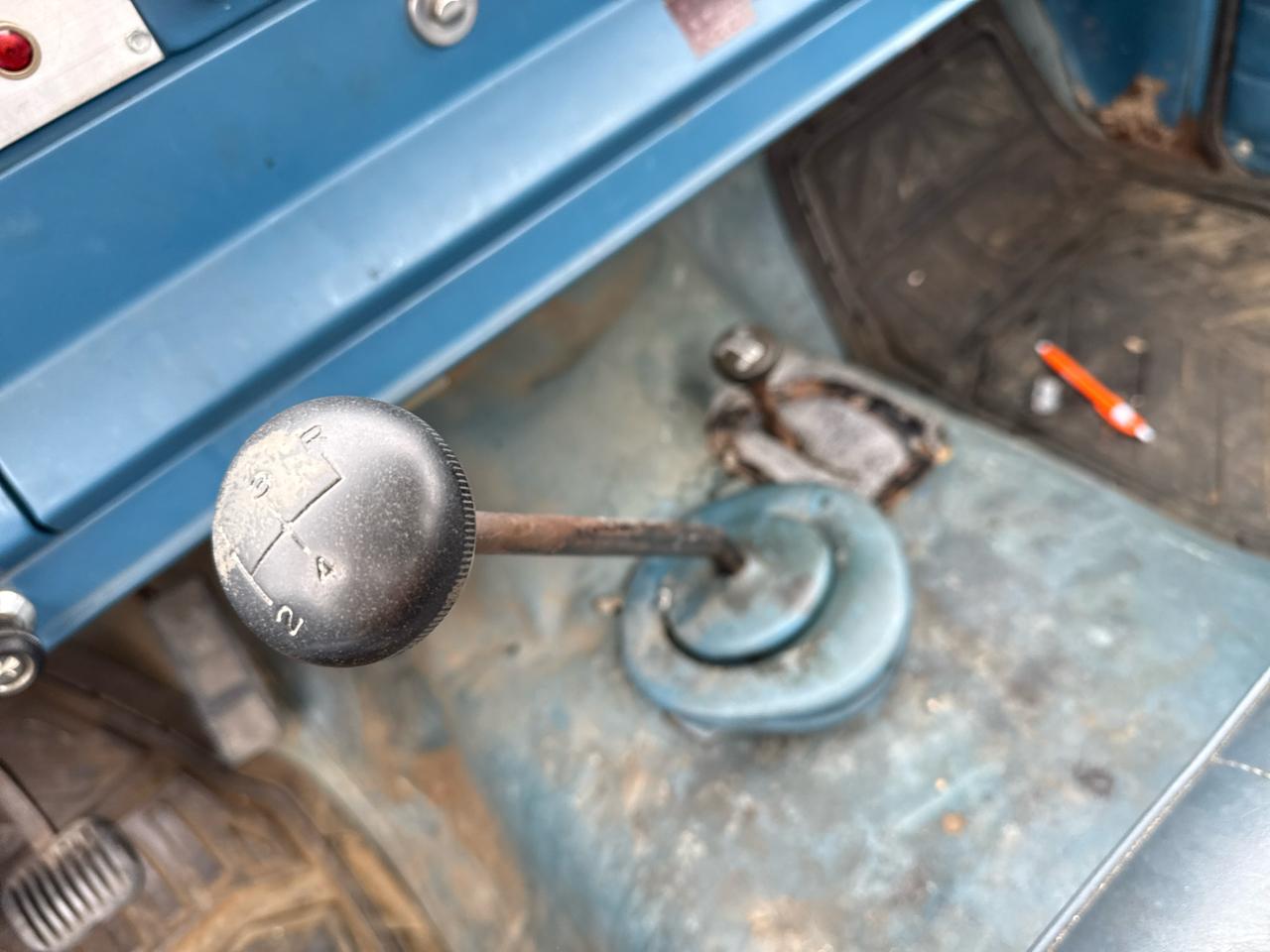 Jeep J-20 Pickup Base 1976