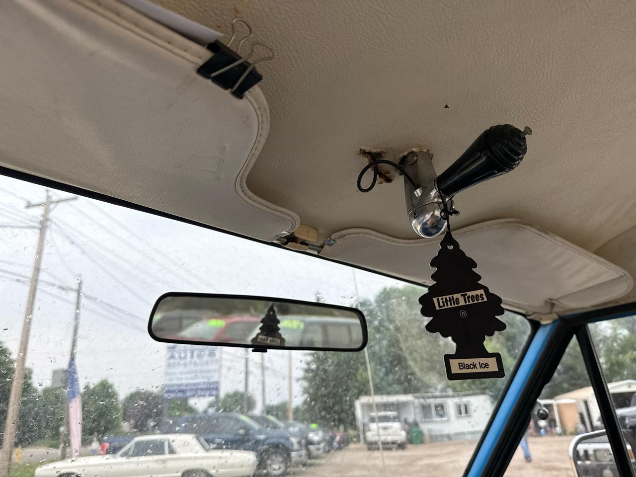 Jeep J-20 Pickup Base 1976
