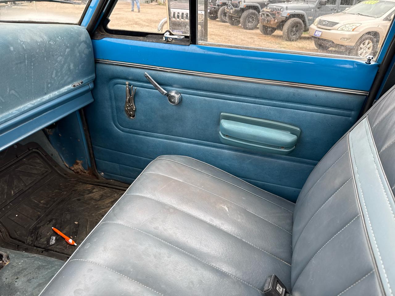 Jeep J-20 Pickup Base 1976