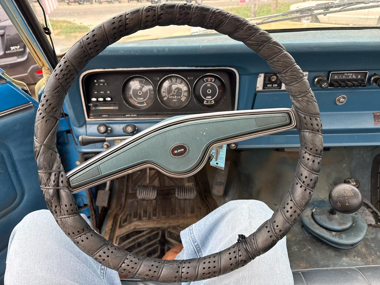 Jeep J-20 Pickup Base 1976