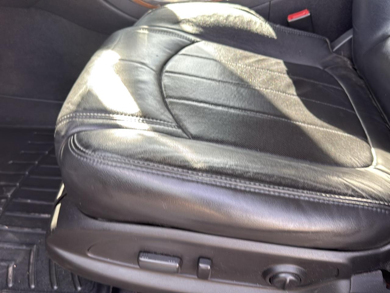 Buick Enclave Premium AWD 2012