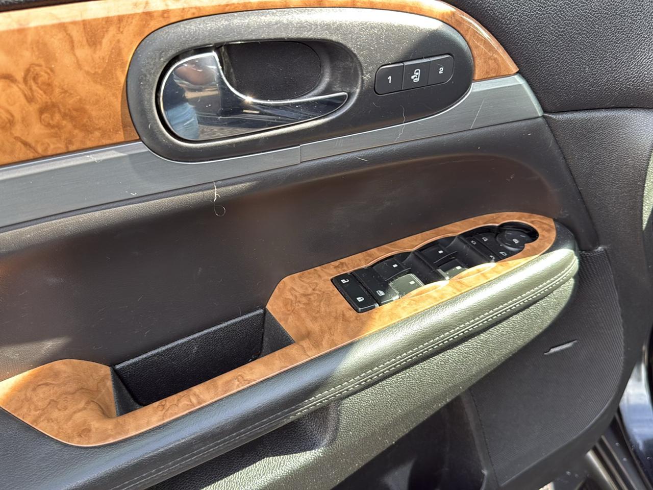 Buick Enclave Premium AWD 2012