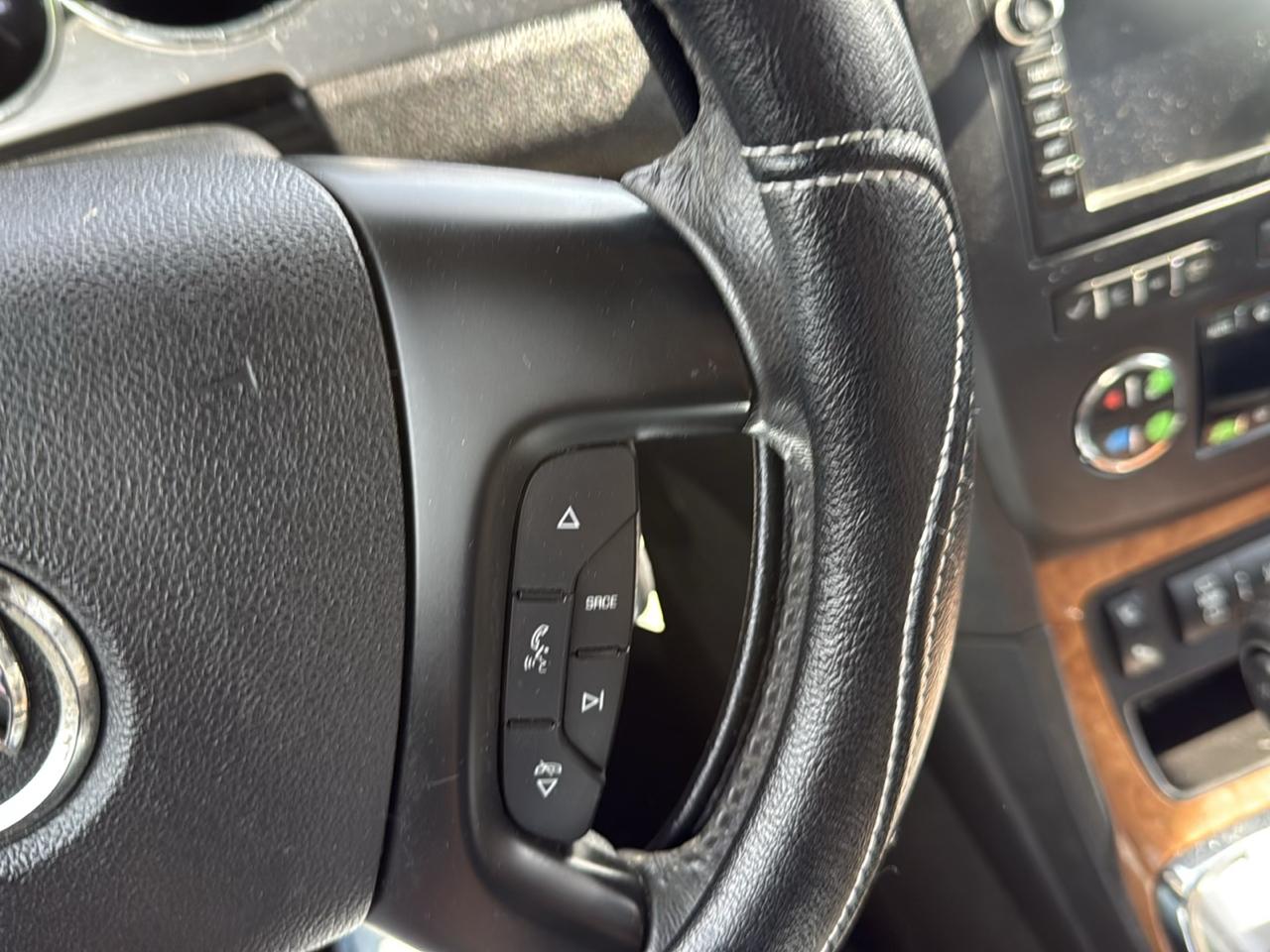 Buick Enclave Premium AWD 2012